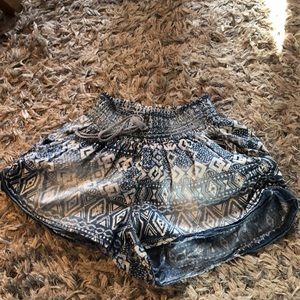 Dressy tie dye Aztec print stretch shorts